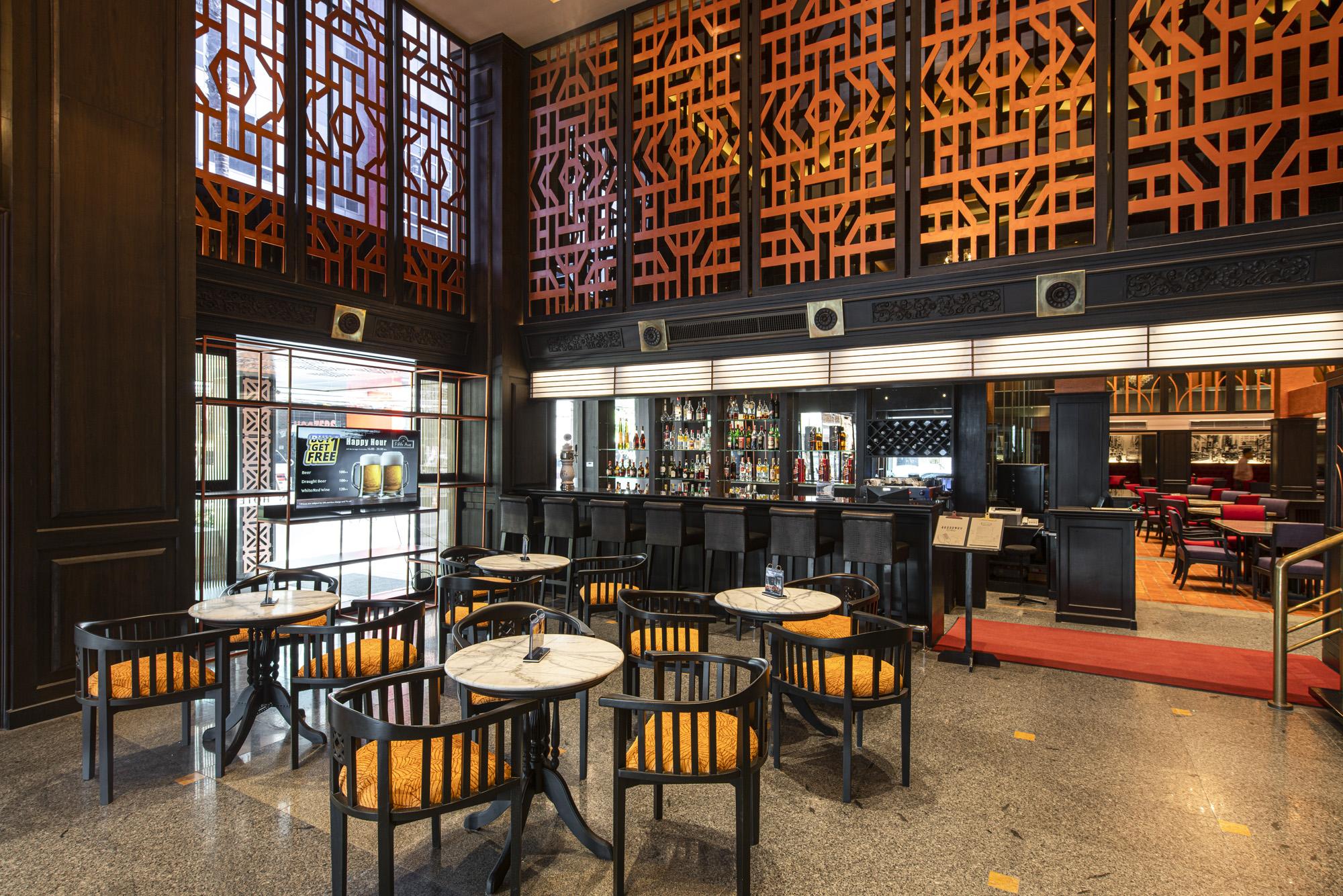 Manhattan Hotel Bangkok Restaurant photo