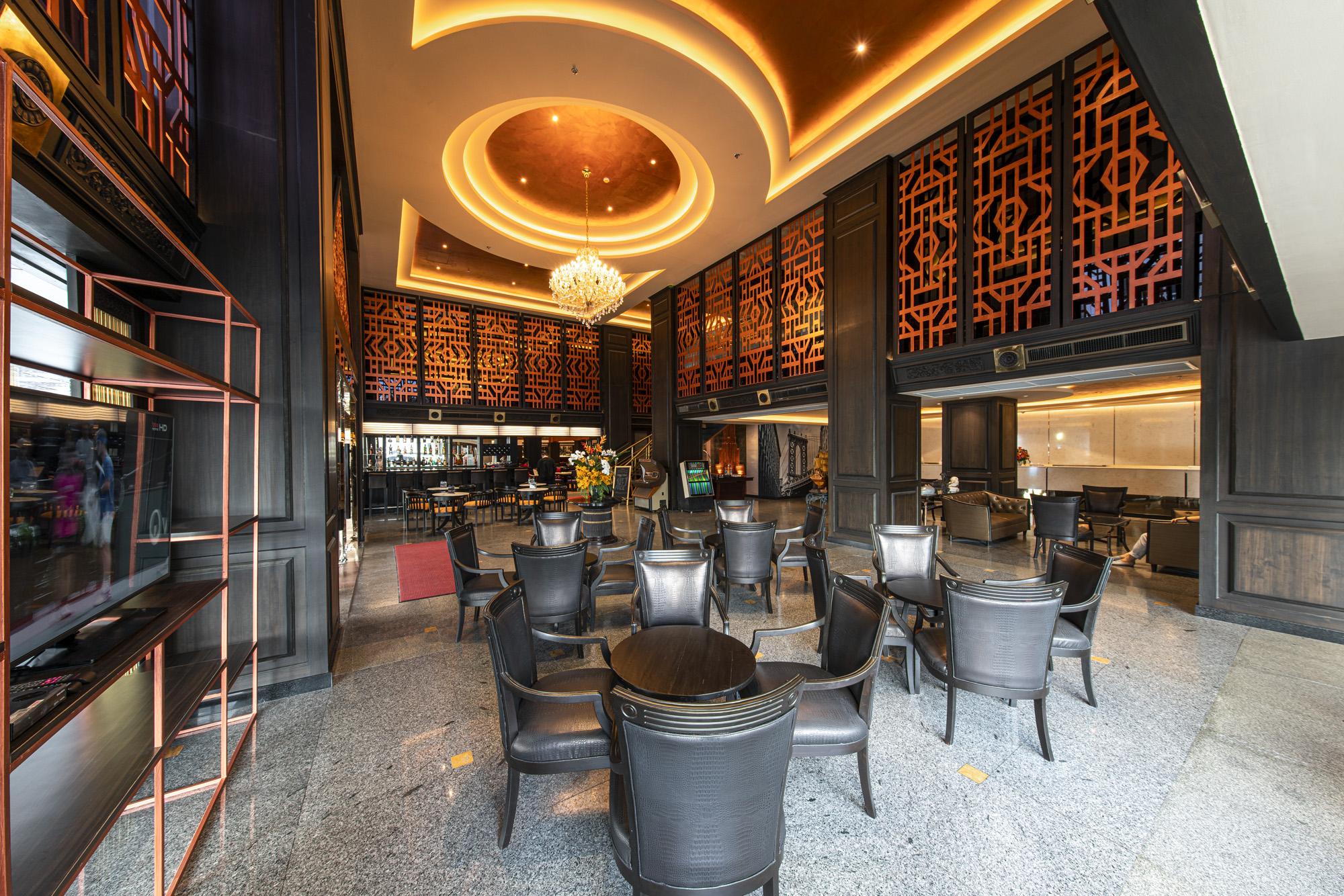 Manhattan Hotel Bangkok Exterior photo