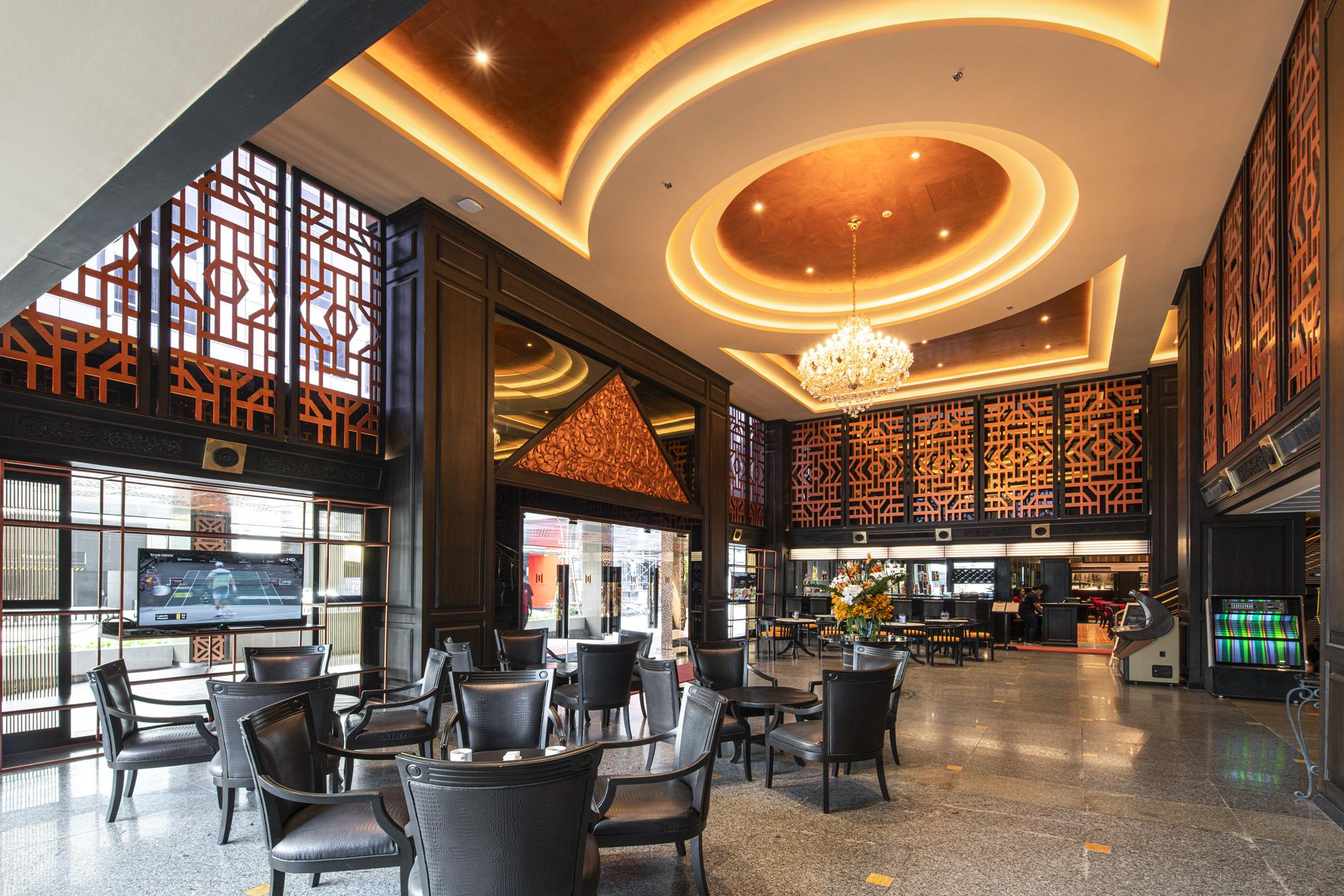 Manhattan Hotel Bangkok Exterior photo